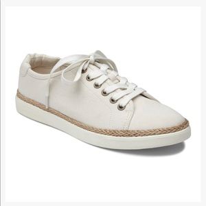 Vionic Hattie Sneaker Cavan Spring Simmer Sneaker womens size 8.5